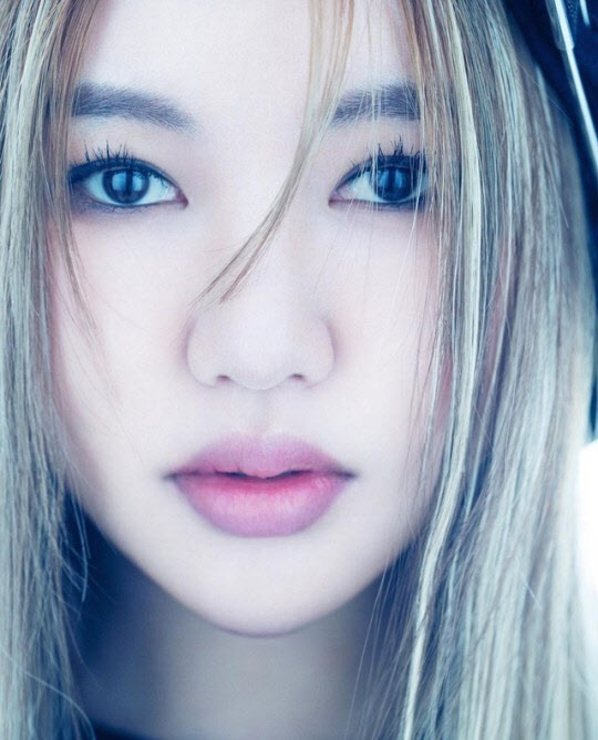 송가인, 시선 사로잡는 화보                                                                                                                                                                        