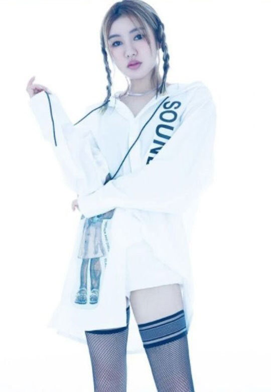 송가인, 망사스타킹에 크롭티까지…‘파격 변신’                                                                                                                                                          