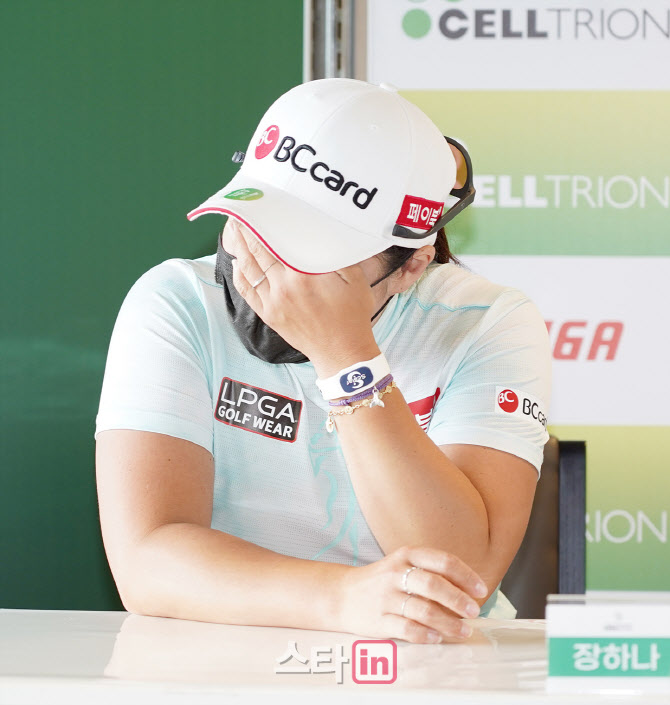 장하나 '후배들의 칭찬 부끄러워'                                                                                                                                                         