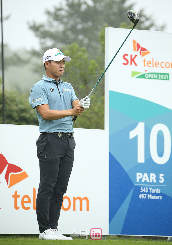  티샷 조준하는 문도엽                                                                                                                                                                             