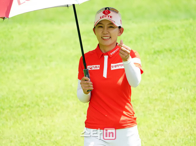  똑똑이 김현수 '2021 첫 우승 하트 날릴거에요'                                                                                                                                           