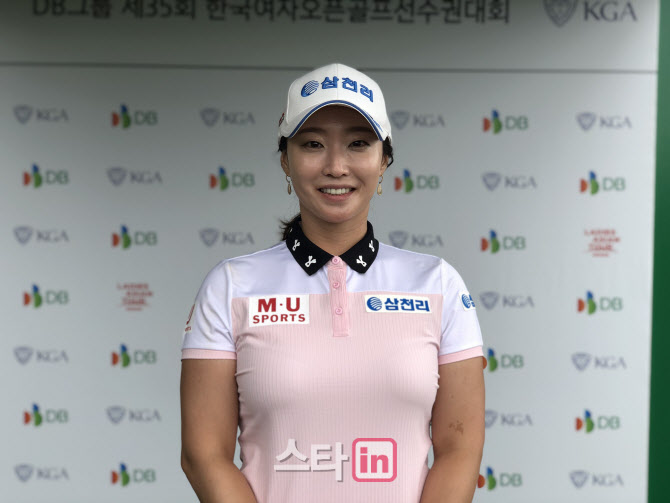 홍란 "첫 티샷 설렘 여전…1000라운드 달성해 기쁘다" - Vimarsana News