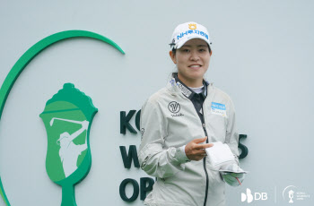 메이저 첫 우승 도전…박민지, 한국여자오픈 2R 공동 선두