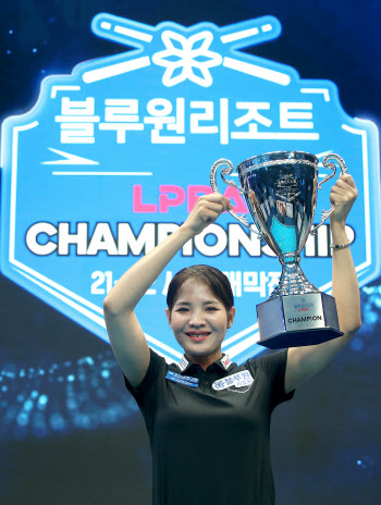 'LPBA 챔피언' 스롱 피아비 "내 우승이 캄보디아 사람들에 희망 되길"