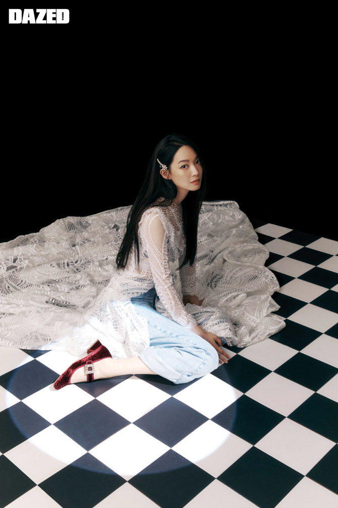 신민아, 청순한 미모                                                                                                                                                                               