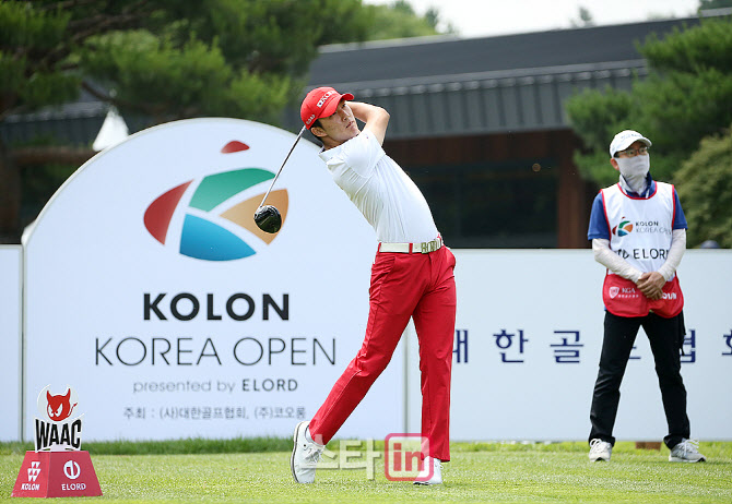  김백준 '강력한 티샷을 날린다'                                                                                                                                                          