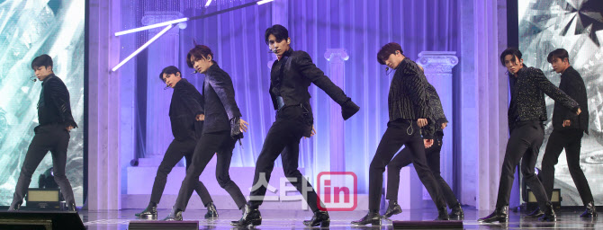 턴 오버로 돌아온 SF9                                                                                                                                                                              