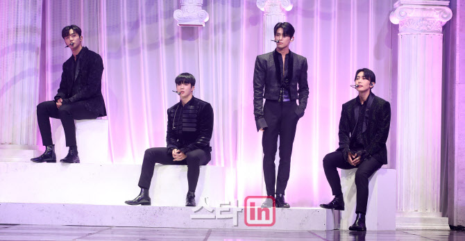 SF9, 매력적인 무대                                                                                                                                                                                