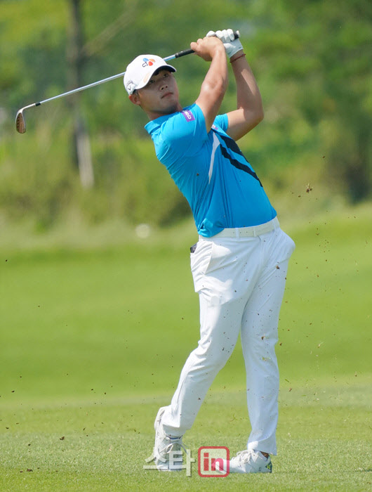 배용준 '간결하게 핀에 붙인다'                                                                                                                                                           