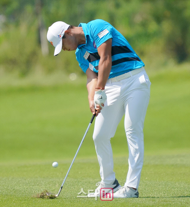 배용준 '깔끔한 임팩트'                                                                                                                                                                  