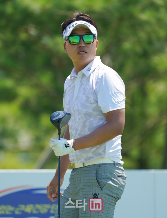 박일환 '첫 타구는 정상이다'                                                                                                                                                             