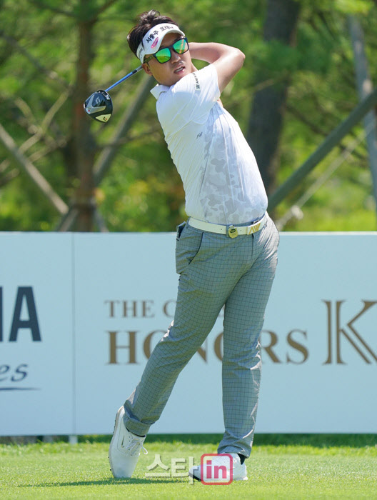 박일환 '강력하게 올라간다'                                                                                                                                                              