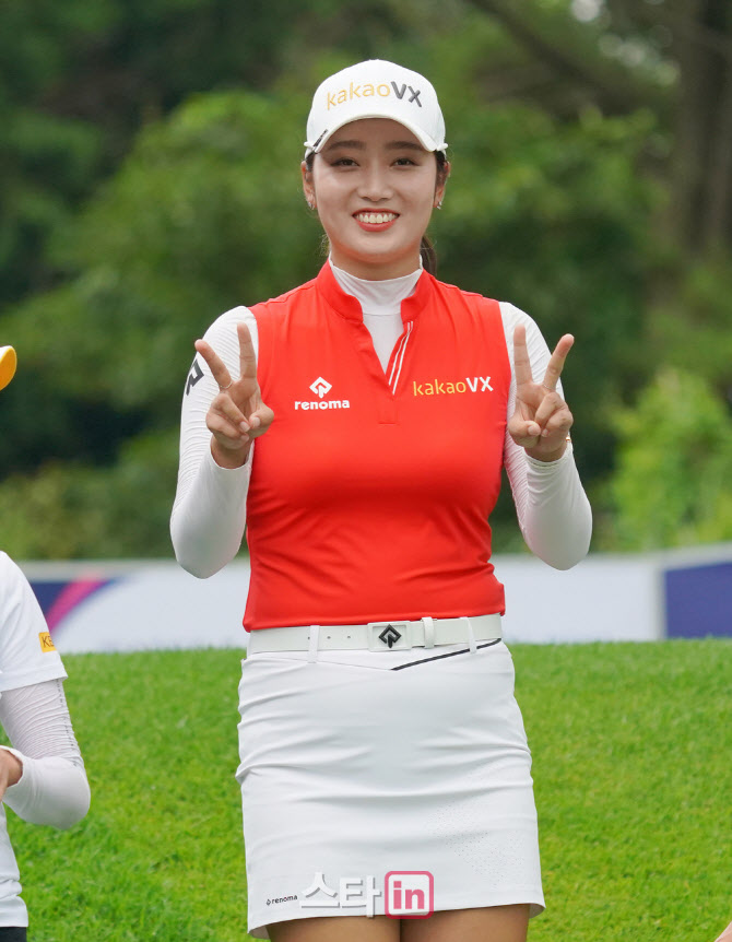 한진선 '무빙데이 승리의 쌍브이'                                                                                                                                                         