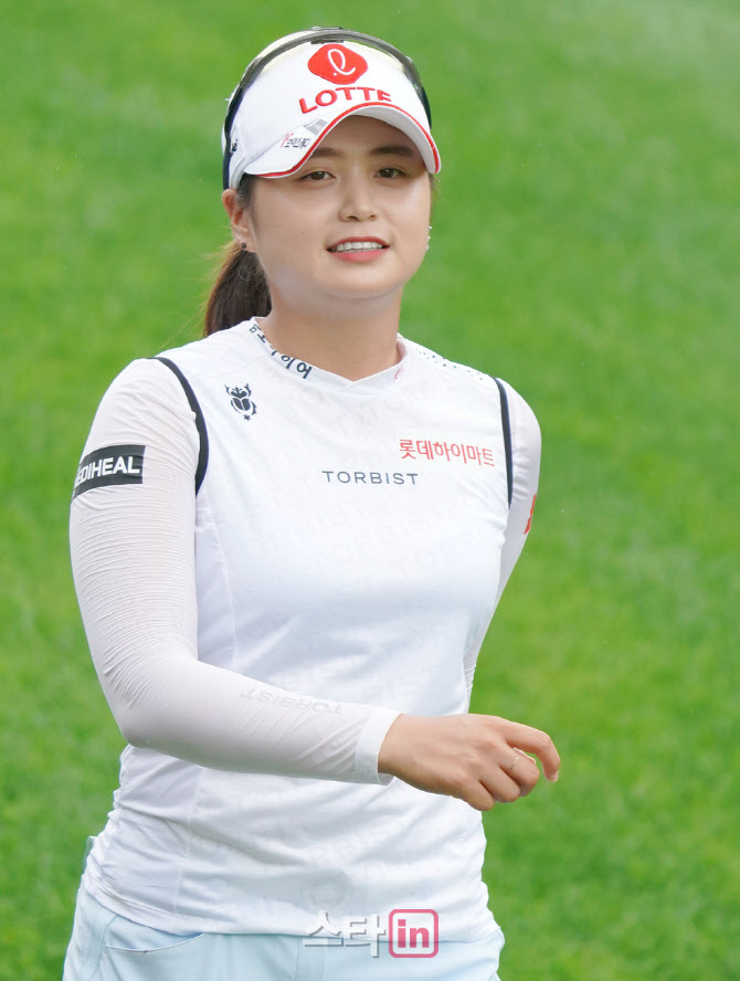 최혜진 '미소와 함께 출발'                                                                                                                                                               