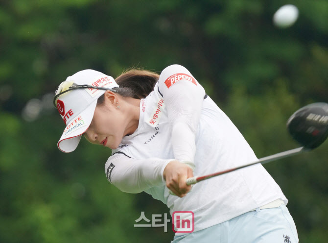 최혜진 '강한 샷으로 시작'                                                                                                                                                               