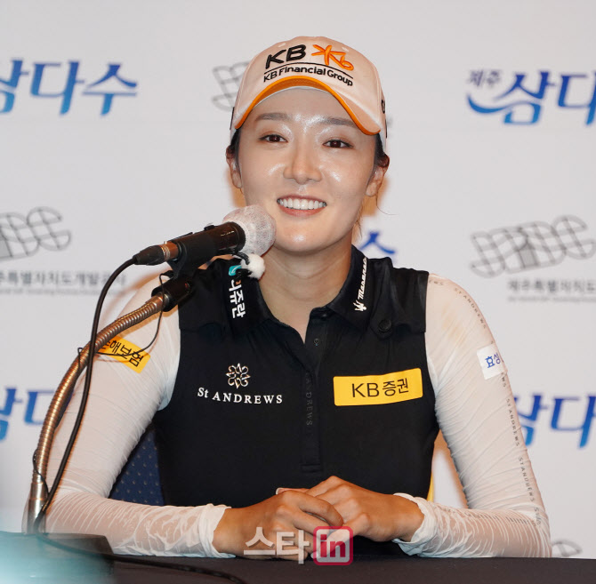 오지현 '남친 얘기에 미소가 절로'                                                                                                                                                        