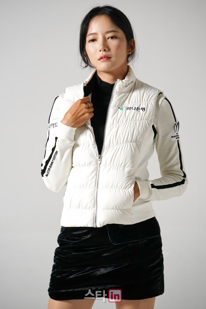  정지유 '필드의 인형 모델 되다'                                                                                                                                                         