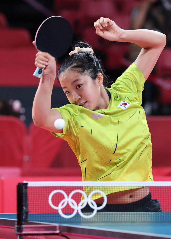  [올림픽] 공격하는 신유빈                                                                                                                                                                         