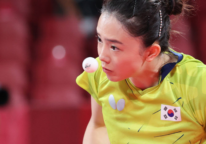  [올림픽] 서브 넣는 전지희                                                                                                                                                                        