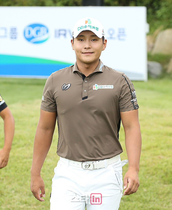  서요섭 '자신감 넘치는 미소'                                                                                                                                                            