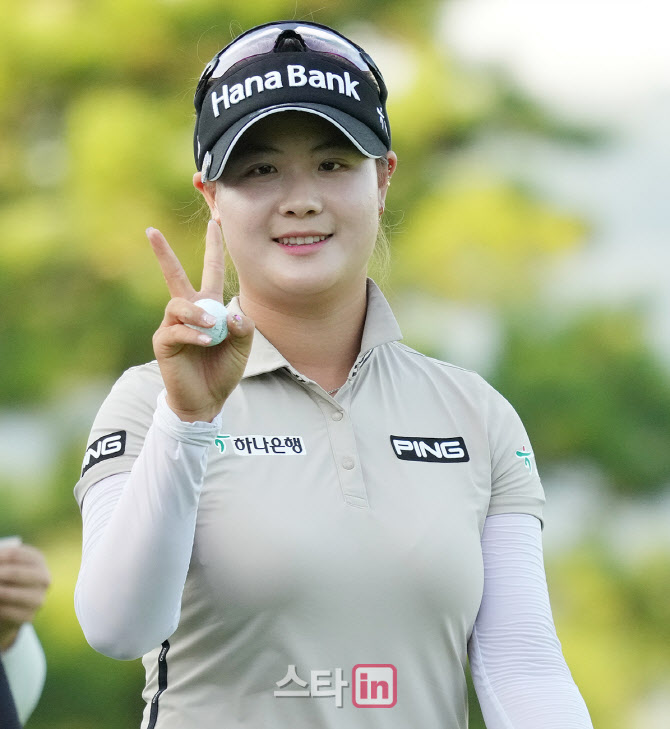 김희준 '마지막홀 버디 성공 브이'                                                                                                                                                        