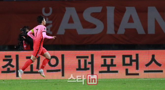 손흥민, '최고의 퍼포먼스'                                                                                                                                                               