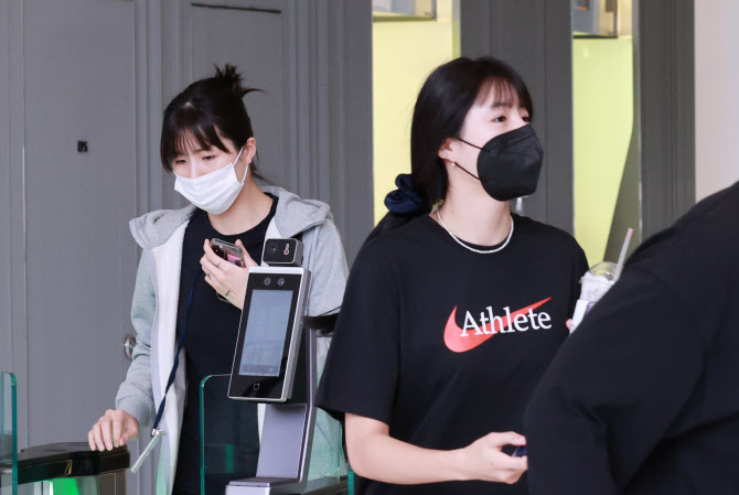  그리스 진출 추진, 비자 인터뷰 마친 이재영-다영 자매                                                                                                                                              