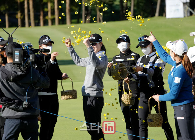 이정민 '오랜만에 우승 기분 좋네'                                                                                                                                                        