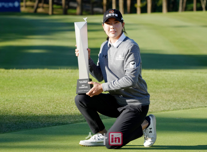 이정민 '통산 9승 우승 포즈입니다'                                                                                                                                                       