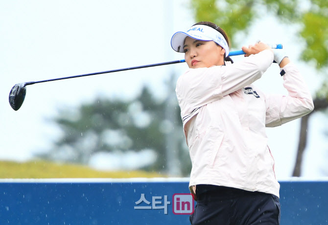 유소연 '시작은 노련하게'                                                                                                                                                                