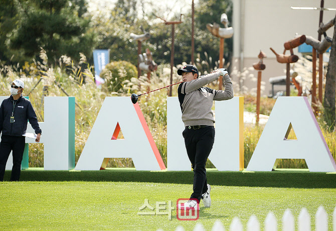  단독선두로 1라운드 끝낸 김민규                                                                                                                                                                   
