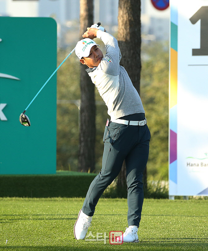  문도엽 '신들린 샷으로 2위까지 단숨에'                                                                                                                                                  