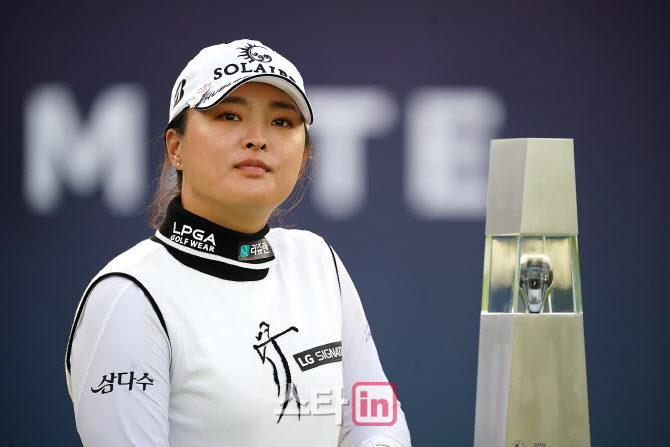  고진영 'BMW 챔피언십 우승자의 여유'                                                                                                                                                    