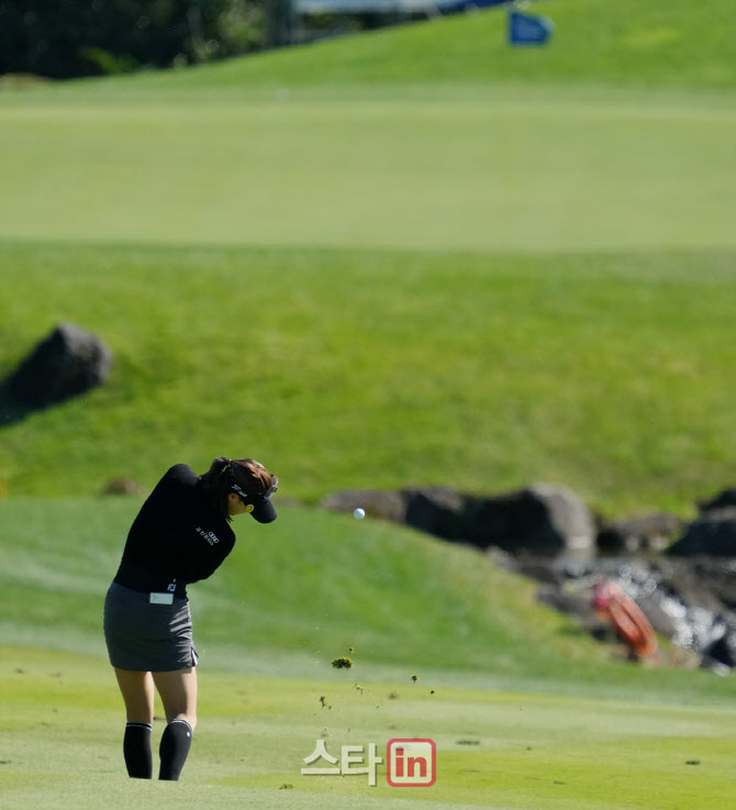 박결 '강력한 아이언샷'                                                                                                                                                                  