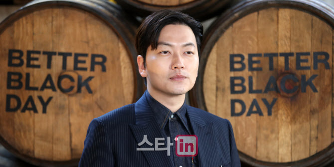 이동휘, 가을남자                                                                                                                                                                                  