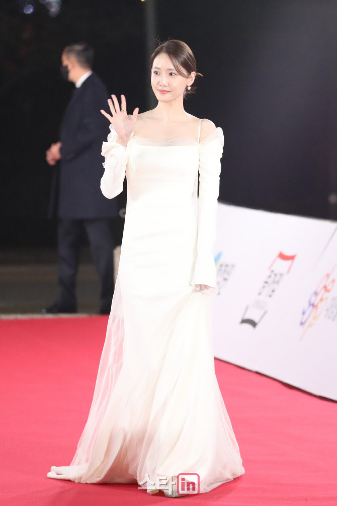 윤아, 레드카펫 여신                                                                                                                                                                               