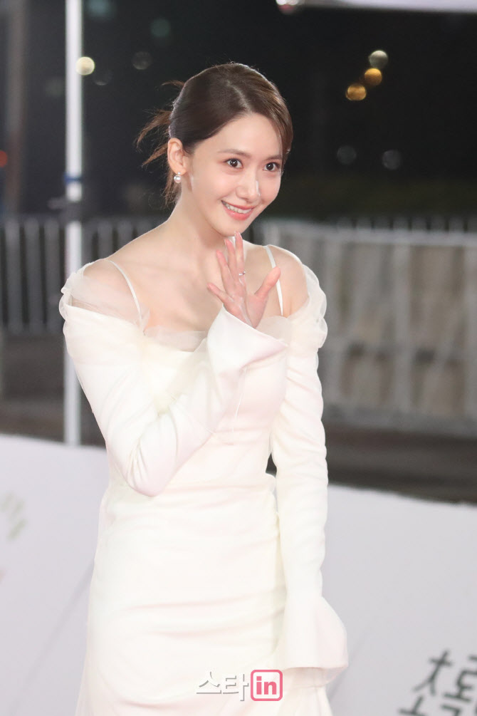 윤아, 추위 녹이는 미소                                                                                                                                                                            