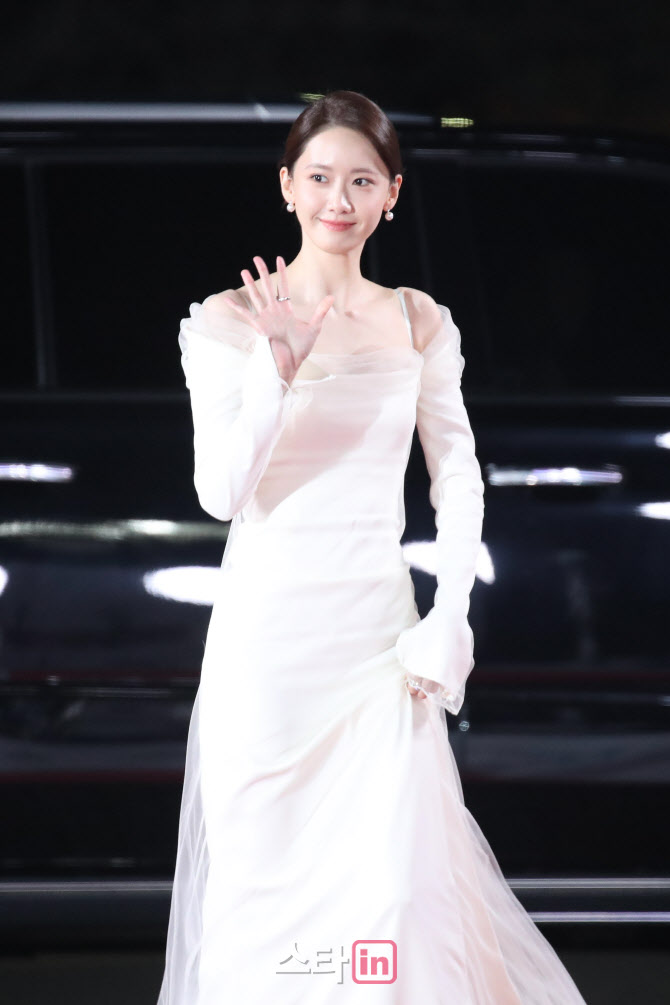 임윤아, 등장부터 시선 강탈                                                                                                                                                                        