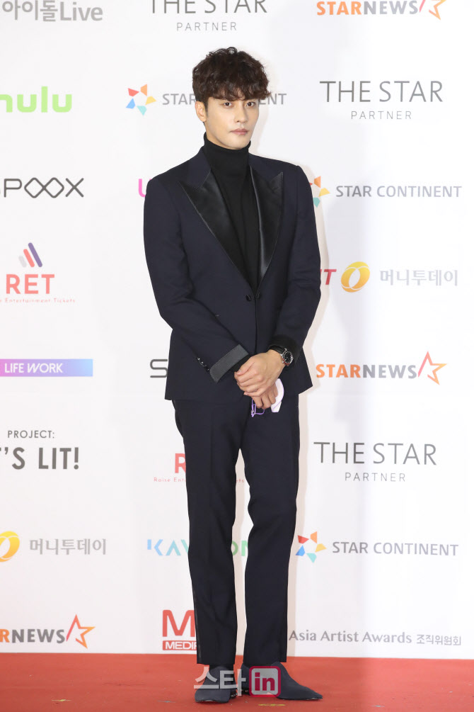 성운, 훈훈한 비율                                                                                                                                                                                 