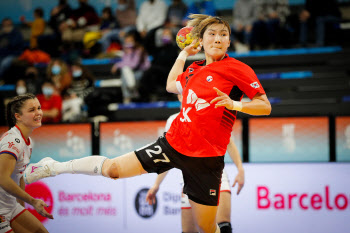 한국여자핸드볼, 복병 체코 제압...12년 만의 세계선수권 8강 희망