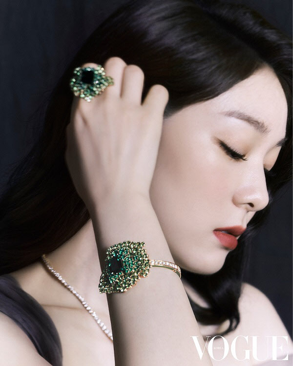  김연아, 디올 화보 '우아하게'                                                                                                                                                           