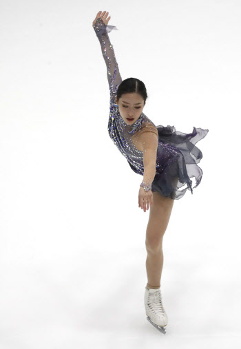 피겨 4대륙대회 여자 싱글 쇼트 4위 오른 유영