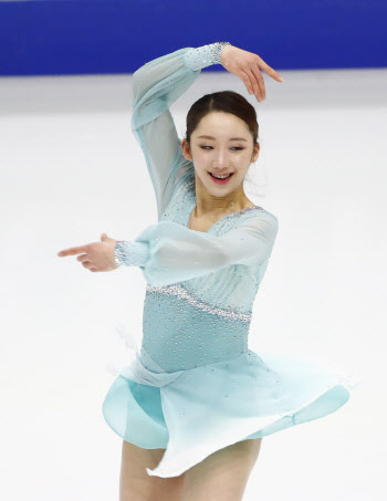 피겨 4대륙대회 여자 싱글 쇼트 3위 오른 김예림