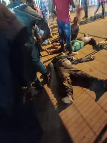 네이션스컵 홈팀 승리에 흥분한 카메룬 축구팬, 사고로 6명 사망