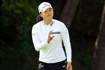고진영, 가만히 앉아서 여자 골프 세계랭킹 1위 복귀