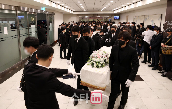 강수연의 운구행렬                                                                                                                                                                                 