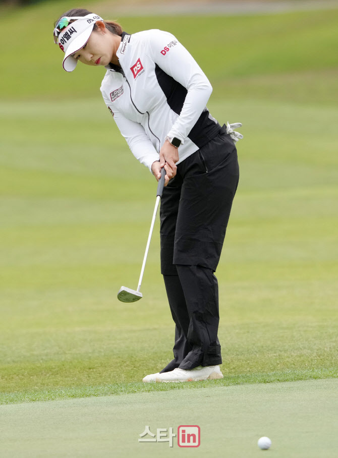 배소현 '들어가라 버디퍼트'                                                                                                                                                              