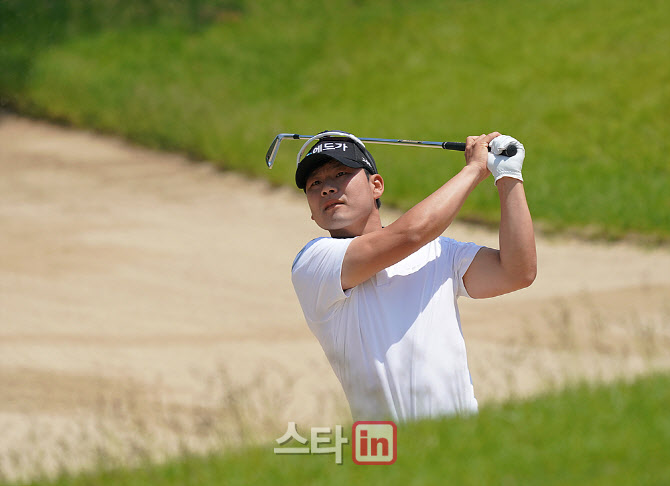  정한밀 '페어웨이 벙커를 벗어나라'                                                                                                                                                      