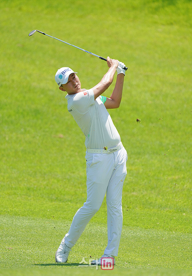  이성호 '간결한 스윙으로'                                                                                                                                                               