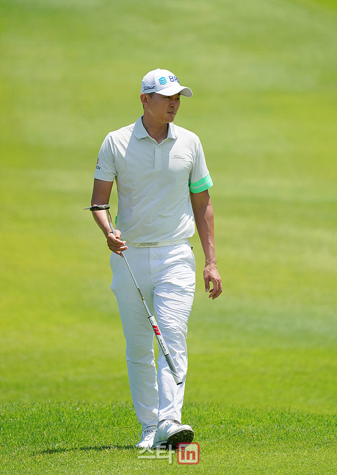  그린 살피는 이성호                                                                                                                                                                               